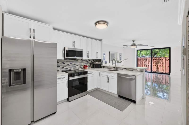 2 bedroom Townhouse at 343 Ives Dairy Road 343-06, Condo F At Mediterranea, Miami — photo 4