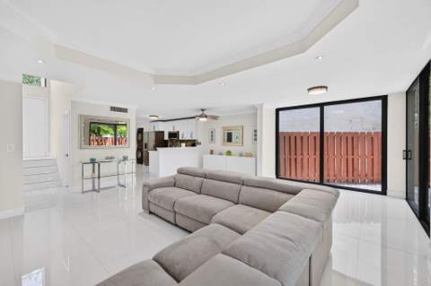 343 Ives Dairy Road 343-06, Miami FL - photo 9 of 57