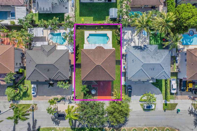 4 bedroom SingleFamilyResidence at 1308 SW 154th Avenue, Efm Estates Sections Two, Miami — photo 4