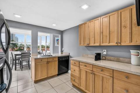 16565 NE 26th Ave 4E, North Miami Beach FL - photo 14 of 44