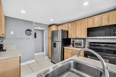 16565 NE 26th Ave 4E, North Miami Beach FL - photo 15 of 44