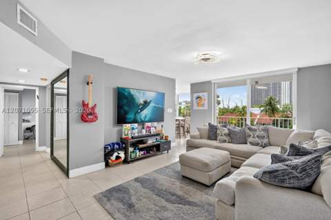16565 NE 26th Ave 4E, North Miami Beach FL - photo 9 of 44