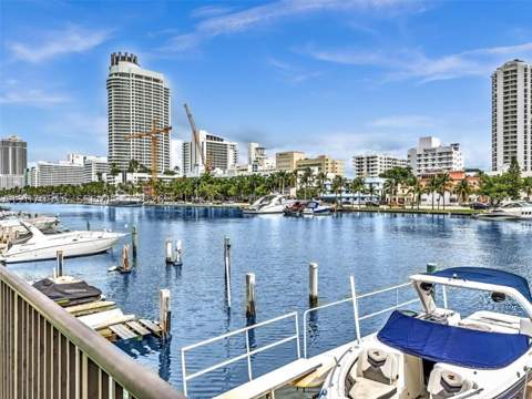4101 Pine Tree Dr 926,925, Miami Beach FL - photo 6 of 12