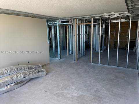 4101 Pine Tree Dr 926,925, Miami Beach FL - photo 9 of 12