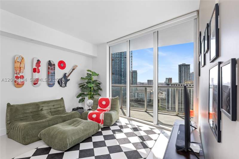 1 bedroom Condominium at 465 Brickell Ave 2504, Iconbrickell Condo No 1, Miami — photo 4