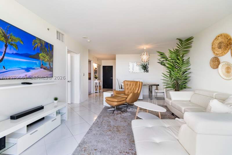 1 bedroom Condominium at 90 Alton Rd 1005, Yacht Club At Portofino C, Miami Beach — photo 4
