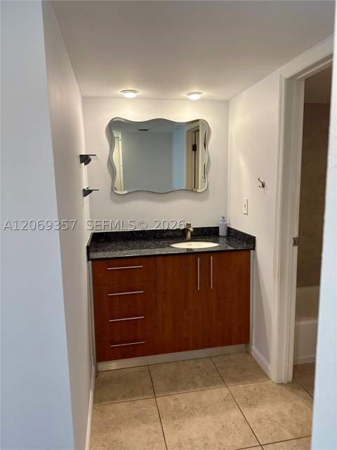 3401 N Country Club Dr Ei-216, Aventura FL - photo 12 of 27