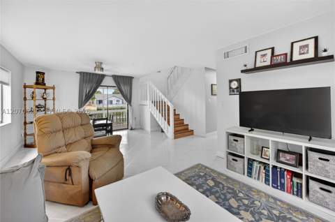 8210 SW 96th Ct, Miami FL - photo 12 of 78
