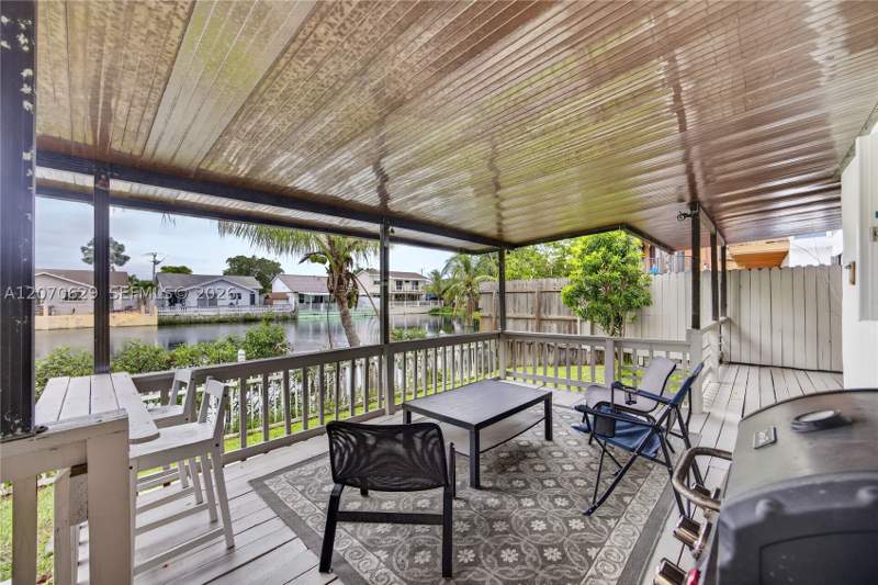 4 bedroom SingleFamilyResidence at 8210 SW 96th Ct, Hidden Lake At Kendall, Miami — photo 3