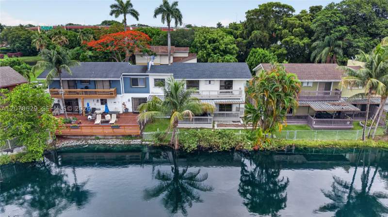 4 bedroom SingleFamilyResidence at 8210 SW 96th Ct, Hidden Lake At Kendall, Miami — photo 4