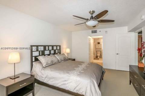 1200 Brickell Bay Dr 1518, Miami FL - photo 6 of 10