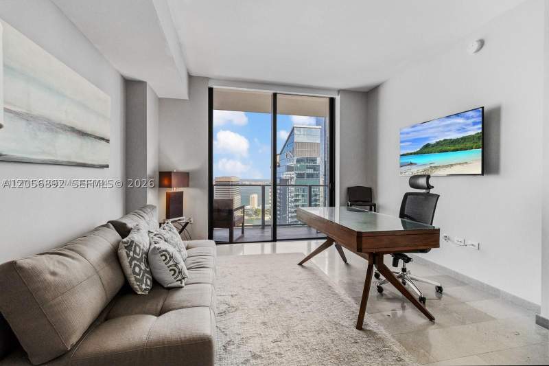 2 bedroom Condominium at 88 SW 7th St 3909, Rise Condo, Miami — photo 2
