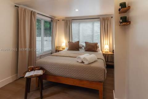 2515 NE 182nd St, North Miami Beach FL - photo 11 of 16