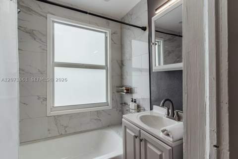 2515 NE 182nd St, North Miami Beach FL - photo 15 of 16