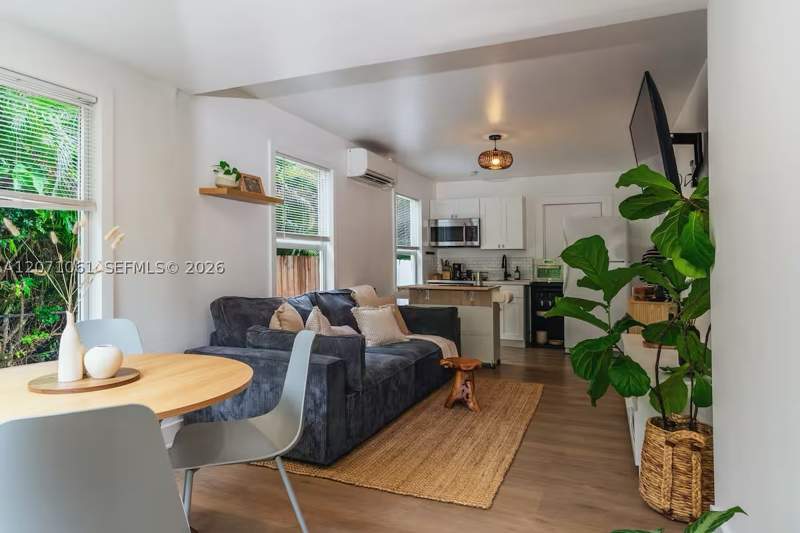 3 bedroom SingleFamilyResidence at 2515 NE 182nd St, Ojus Sub, North Miami Beach — photo 3