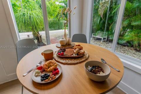 2515 NE 182nd St, North Miami Beach FL - photo 7 of 16