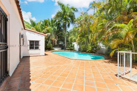 621 NE 57th St, Miami FL - photo 19 of 32