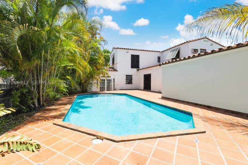 4 bedroom SingleFamilyResidence at 621 NE 57th St, Bayshore Unit No 2, Miami — photo 3