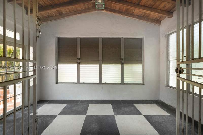 4 bedroom SingleFamilyResidence at 621 NE 57th St, Bayshore Unit No 2, Miami — photo 5