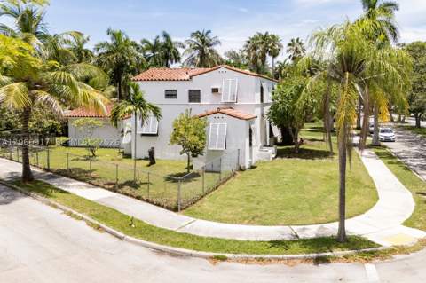 621 NE 57th St, Miami FL - photo 8 of 32