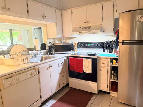 20035 NE 3rd Ct 6, Miami FL - photo 11 of 30