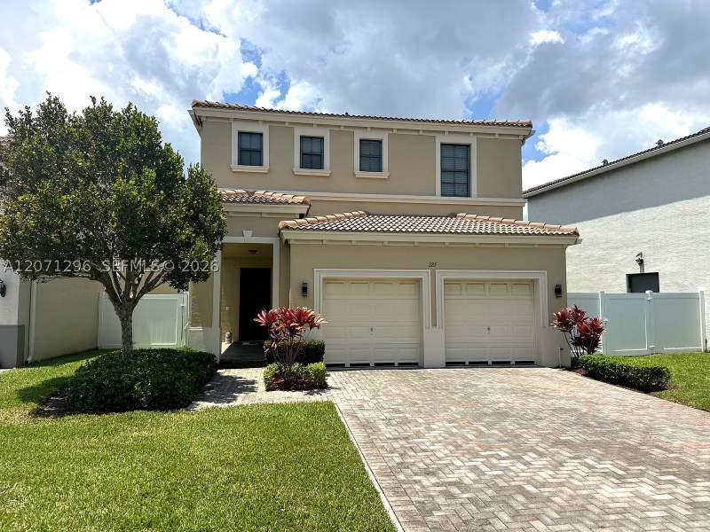 4 bedroom SingleFamilyResidence at 885 NE 191st St, Champion Lakes, Miami — photo 2