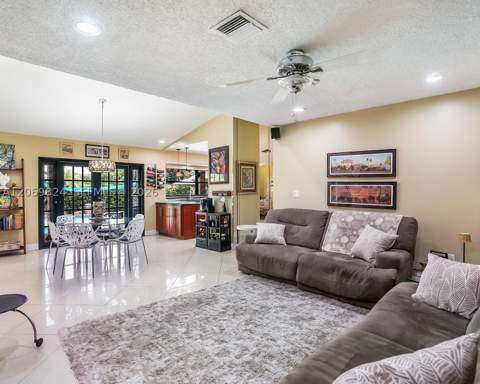 11723 SW 95th Ter, Miami FL - photo 14 of 67