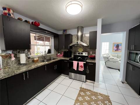 13249 NW 9 Ln, Miami FL - photo 15 of 46