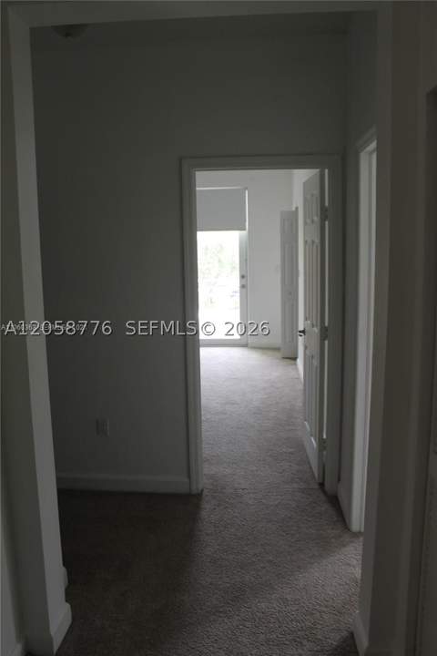 10770 NW 74th Ln, Doral FL - photo 23 of 46