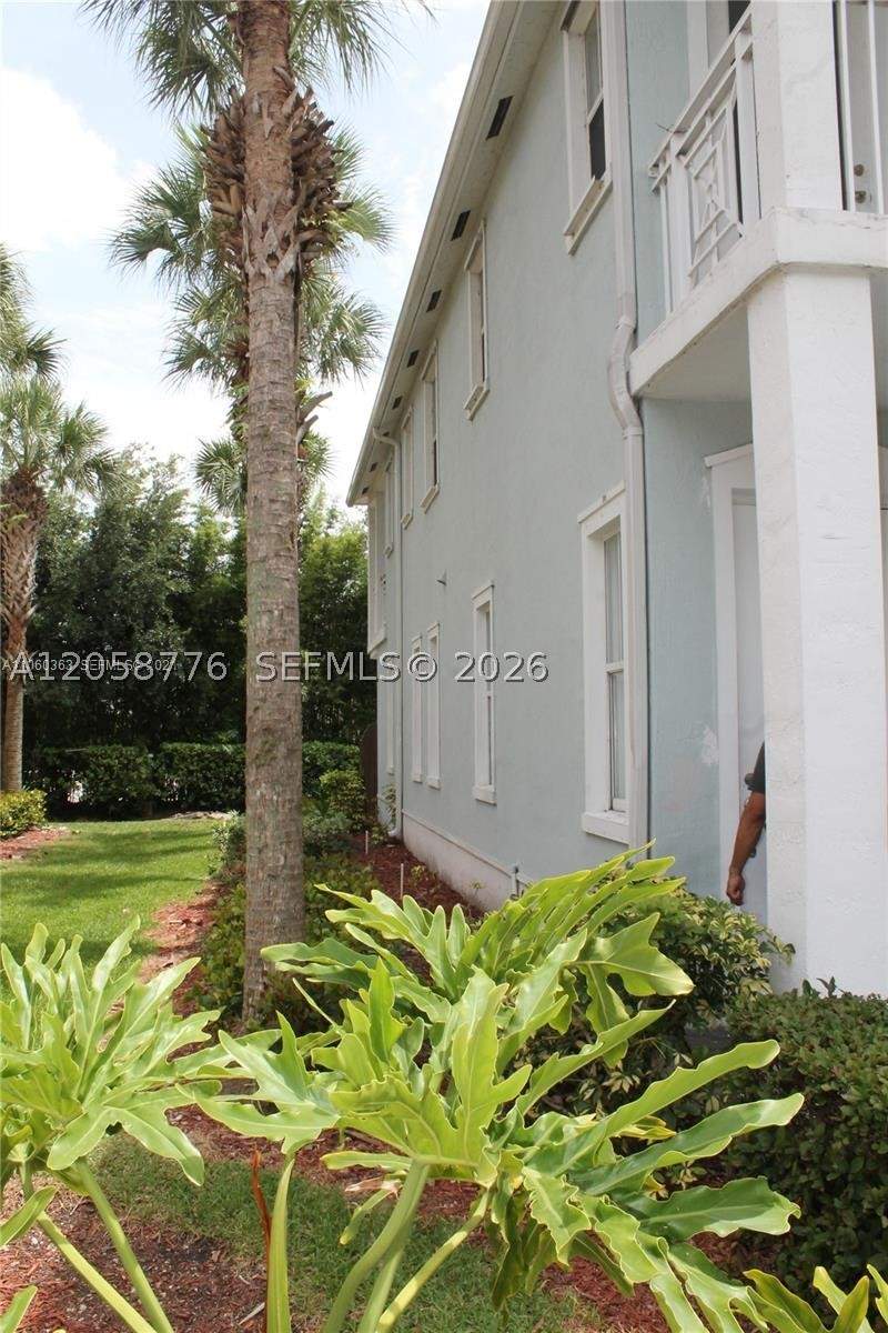 4 bedroom Townhouse at 10770 NW 74th Ln, Reserve At Doral East, Doral — photo 3