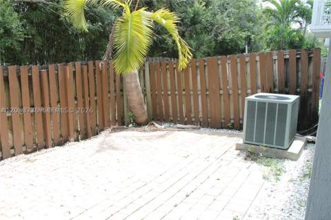 10770 NW 74th Ln, Doral FL - photo 9 of 46