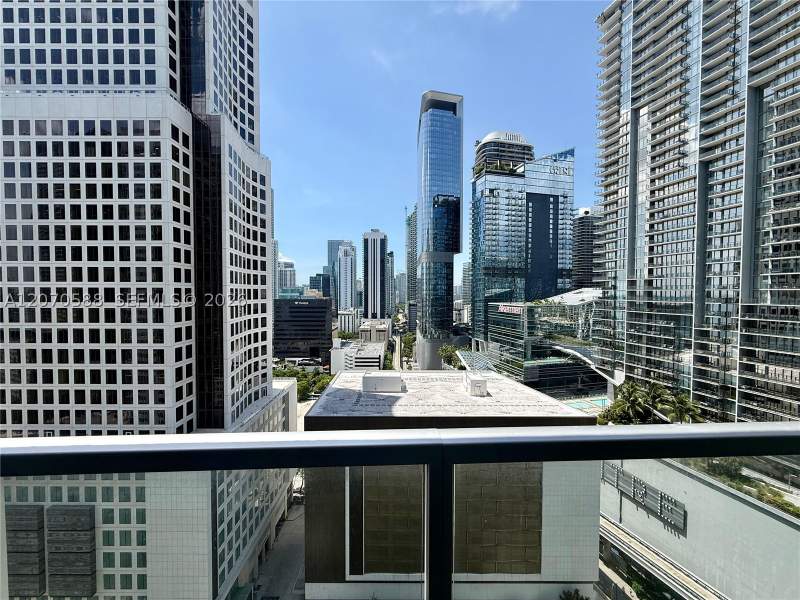 1 bedroom Condominium at 55 SE 6th St 2404, 500 Brickell West Condo, Miami — photo 2