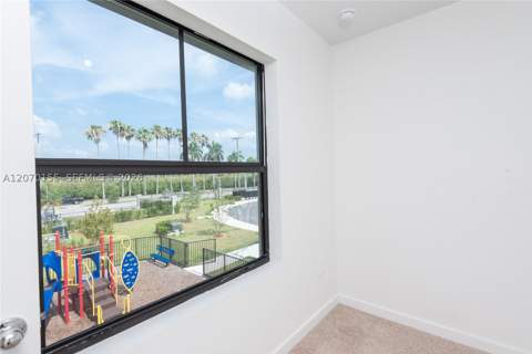 302 NE 1st Dr 302, Florida City FL - photo 6 of 36