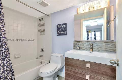 2600 Collins Ave 204, Miami Beach FL - photo 17 of 22