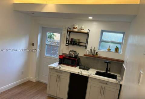 661 NE 164th Ter, Miami FL - photo 10 of 25