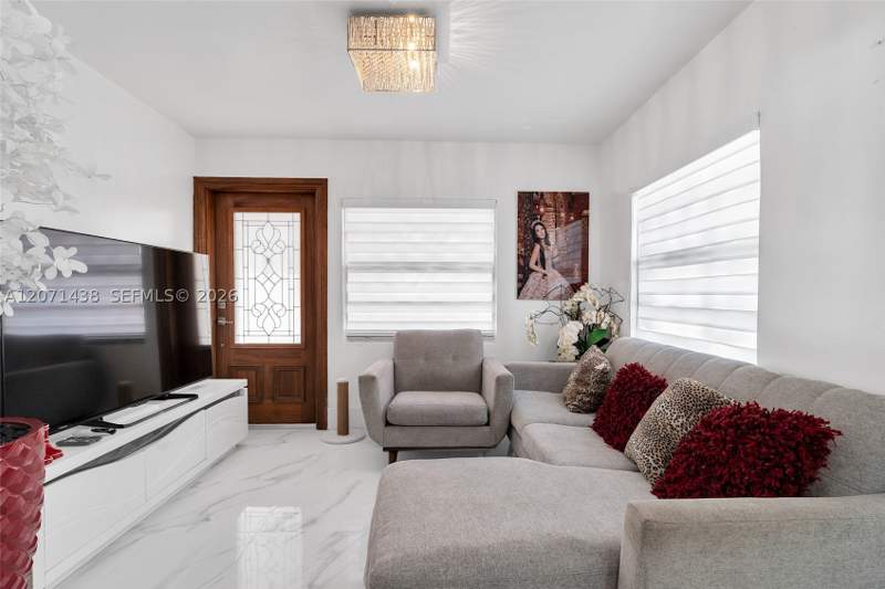 5 bedroom SingleFamilyResidence at 31 SW 58th Ct, Flagler Lawn, Miami — photo 5
