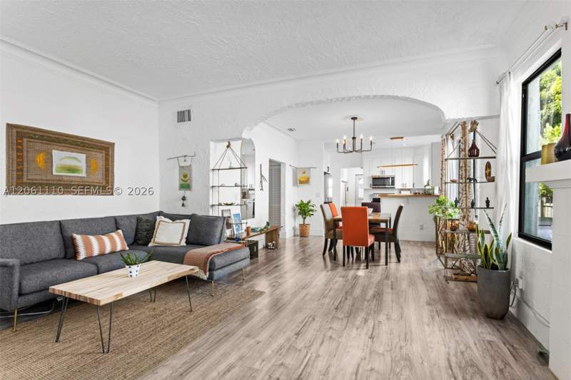 6 bedroom SingleFamilyResidence at 1644 SW 9th St, Shenandoah, Miami — photo 5