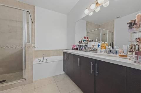7042 NW 103rd Path, Doral FL - photo 19 of 33