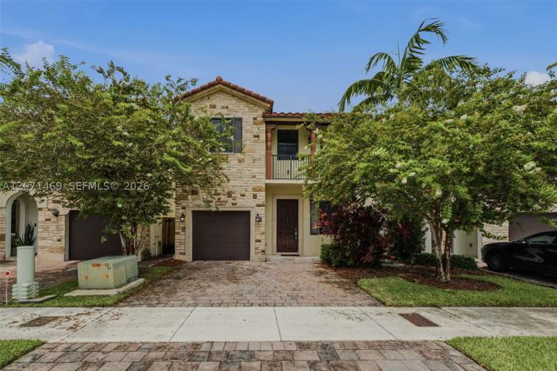 4 bedroom Townhouse at 7042 NW 103rd Path, Vintage Estates, Doral — photo 2