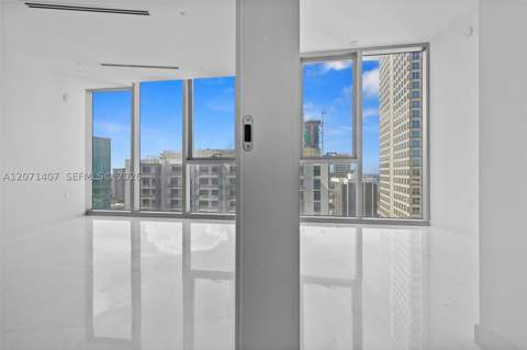 300 Biscayne Boulevard Way 4303C, Miami FL - photo 15 of 34