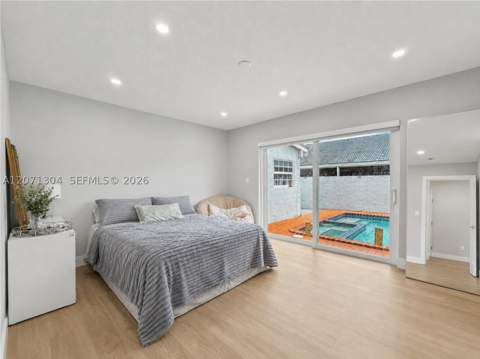 13710 SW 18th Ter, Miami FL - photo 17 of 56