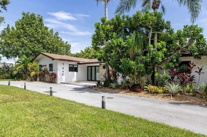4 bedroom SingleFamilyResidence at 7340 SW 120th St, Hallmark Hgts Ests 7th Ad, Pinecrest — photo 2