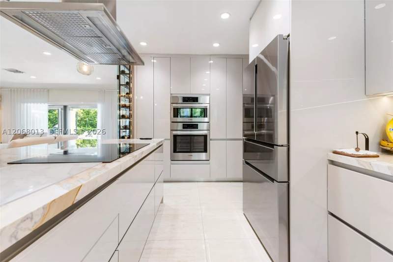 4 bedroom SingleFamilyResidence at 7340 SW 120th St, Hallmark Hgts Ests 7th Ad, Pinecrest — photo 4