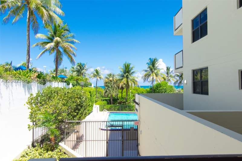 2 bedroom Condominium at 1623 Collins Ave 215, The Georgian Condo, Miami Beach — photo 3