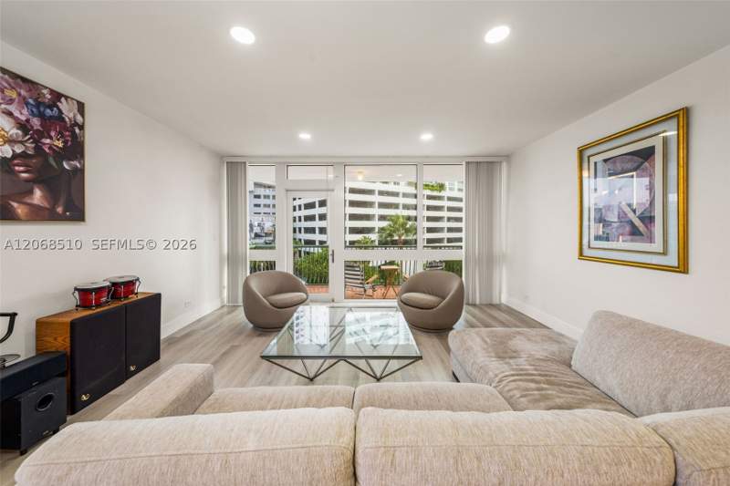 2 bedroom Condominium at 1408 Brickell Bay Dr 518, Brickell Bay Tower Condo, Miami — photo 2