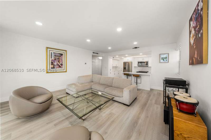2 bedroom Condominium at 1408 Brickell Bay Dr 518, Brickell Bay Tower Condo, Miami — photo 5