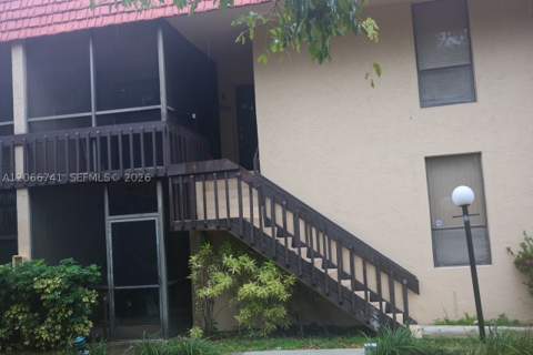 780 NE 199th St 207E, Miami FL - photo 12 of 33