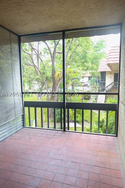 780 NE 199th St 207E, Miami FL - photo 17 of 33
