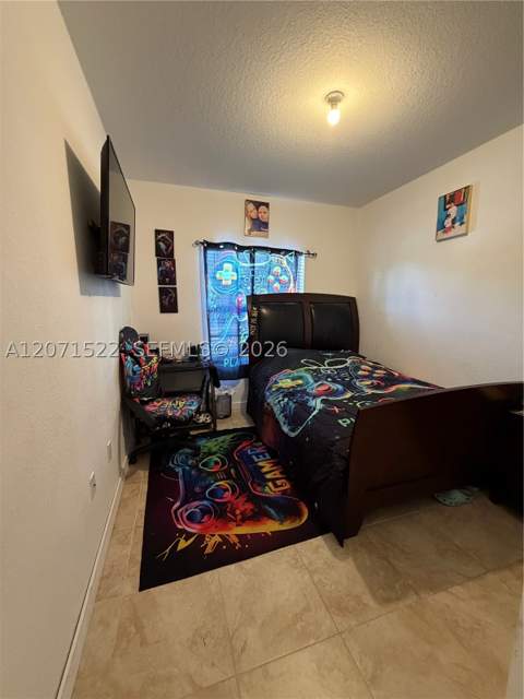 548 NE 5th Way, Florida City FL - photo 11 of 17