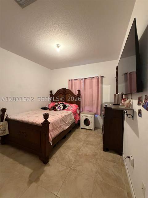 548 NE 5th Way, Florida City FL - photo 9 of 17